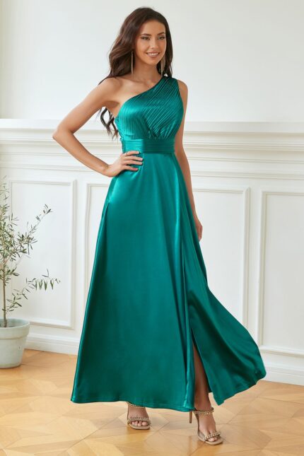 Φόρεμα maxi σατινέ με έναν ώμο πράσινο