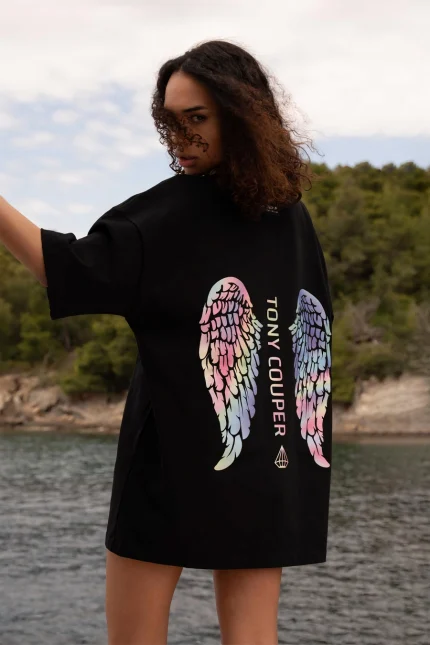 Γυναικεία μπλούζα oversized blackwings Tony Couper μαύρο χρώμα