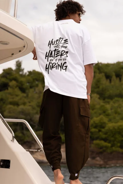 Ανδρική κοντομάνικη μπλούζα oversized black hustle Tony Couper λευκό χρώμα