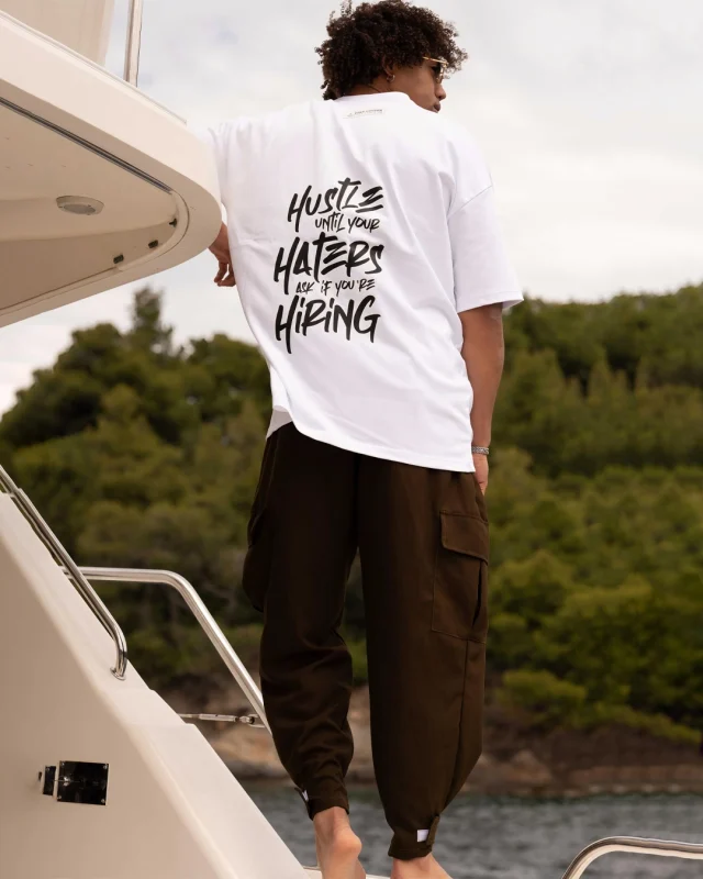 Ανδρική κοντομάνικη μπλούζα oversized black hustle Tony Couper λευκό χρώμα