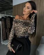 Μπλούζα ελαστική έξωμη animal print καφέ