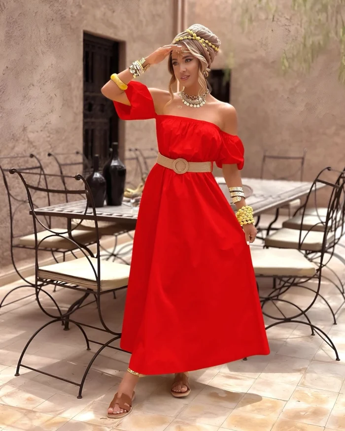 Αέρινο off-shoulder μάξι φόρεμα με ζώνη - Image 1