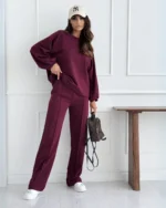 Σετ φόρμας με oversized φούτερ και παντελόνι