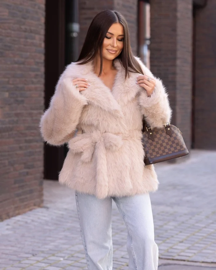 Faux fur jacket με ζώνη - Image 1
