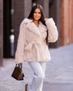Faux fur jacket με ζώνη - Image 4