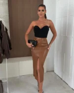 Μίντι φούστα από δερματίνη με σκίσιμο