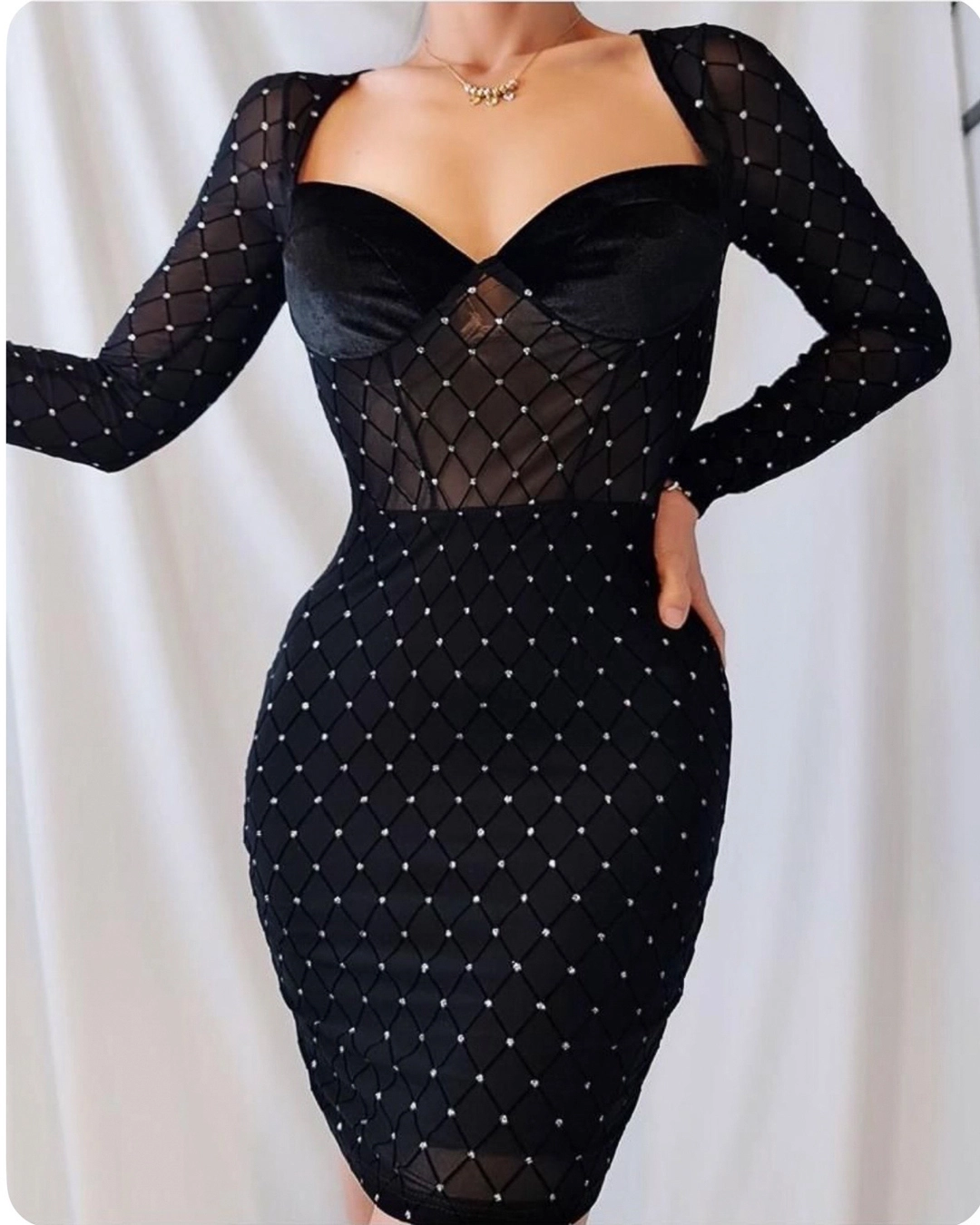 mini-forema-me-strasakia-kai-diafaneies (2) Μίνι φόρεμα με στρασάκια και διαφάνειες - Image 1