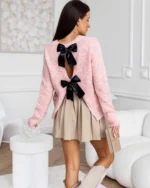 Πλεκτή μπλούζα με άνοιγμα στην πλάτη και φιόγκους