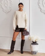 Πλεκτή μπλούζα με πλαϊνό άνοιγμα και άνετη εφαρμογή