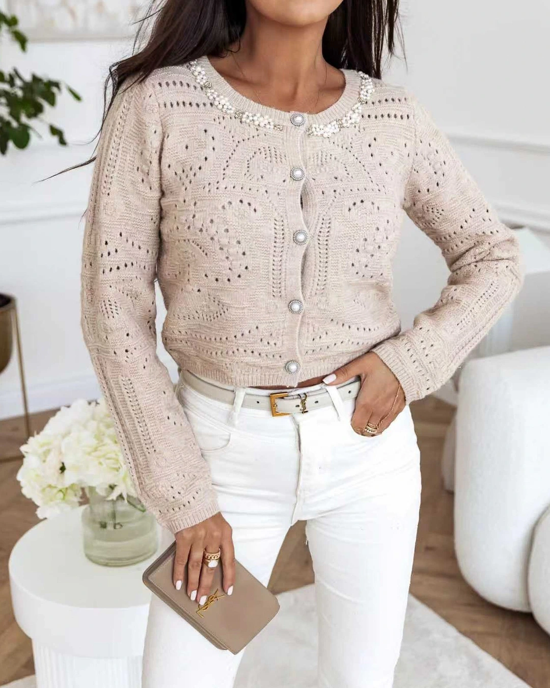 plekti-zaketa-me-perles-kai-schedio-stin-plexi (1) Πλεκτή ζακέτα με πέρλες και σχέδιο στην πλέξη - Image 1