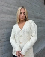 Πλεκτή ζακέτα με πλεξούδες και κουμπιά καρδιά - Image 3